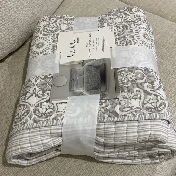 Nicole Miller Home TWIN Cotton Reversible Quilt Gray and White - Picture 4 of 9